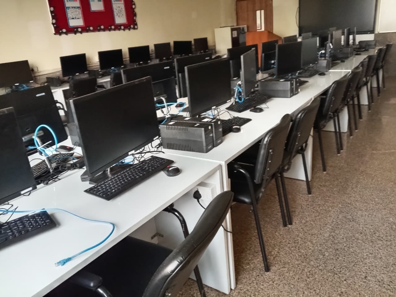 K.R. Mangalam University Gurugram Academic Building photo 38